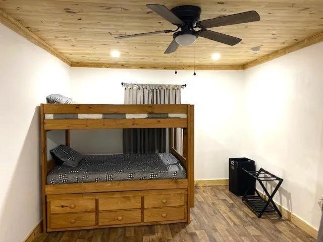 Modern Style, Arcade, Fire Pit, Pet Friendly Villa Pigeon Forge Kültér fotó